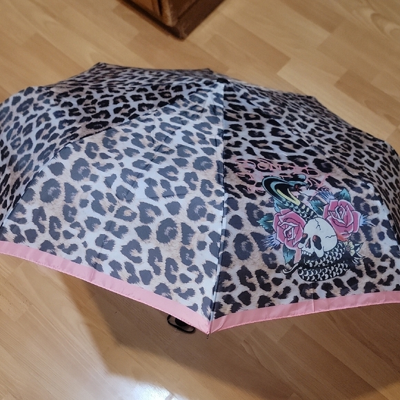 Ed Hardy Pink and Black Leopard Print Umbrella NWT - Picture 1 of 5